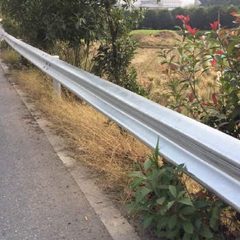 广西波形护栏厂家公路护栏防撞护栏护栏板波形梁护栏