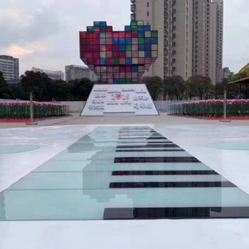 暖场音乐互动道具网红地板钢琴出租出售