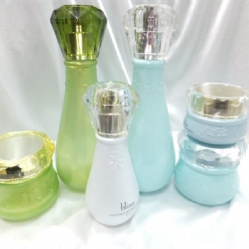 化妆品玻璃瓶 拉管瓶 化妆品套装瓶厂家价格