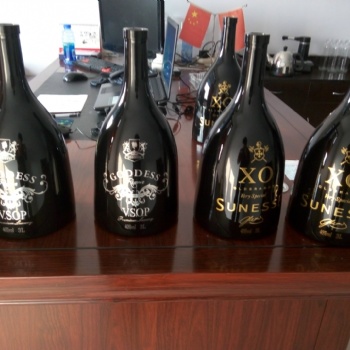 酒瓶烤漆厂，酒瓶喷漆厂，酒瓶喷涂厂，酒瓶喷油厂，酒瓶电镀厂，酒瓶丝印烫金厂，酒瓶抛光打磨厂