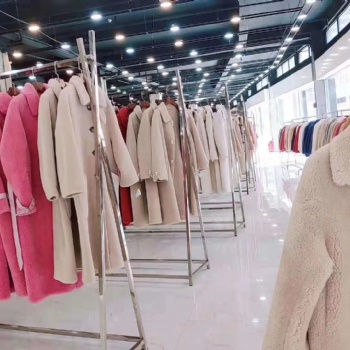 女装批发芝麻e柜加盟，品牌折扣淘衣岛加盟