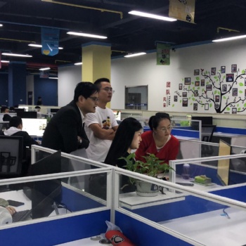 诗语自媒体线下培训，十人月入20万，**