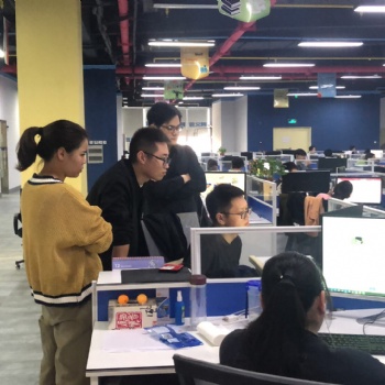 诗语线下培训，公司转型自媒体，月入30万的技巧和方法