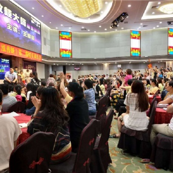 商界鬼谷子王壹飛谈为何星巴克会这么成功