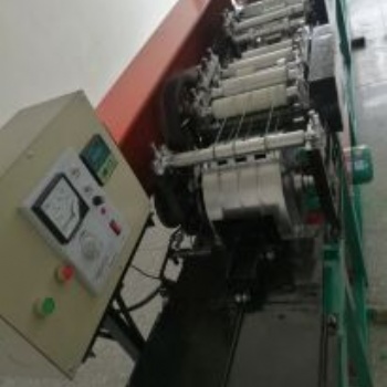 一机多用型机械手果袋机操作方便