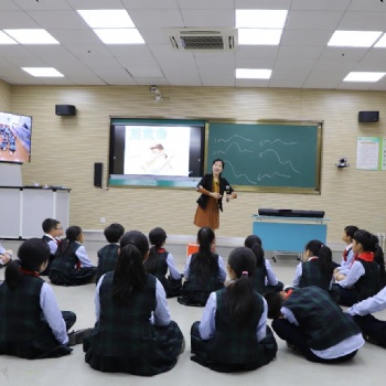 深途公司发布与钉钉不一样的在线直播同步教学系统引发中小学校高度关注