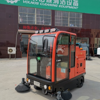 封闭式座驾扫地机市政环卫道路清扫车厂区