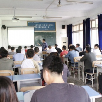 想要学门技术开塔吊怎么样