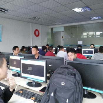 网络教育网上学习轻松拿专本科毕业总有一款适合你