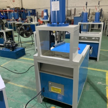 威劲机械液压机型号：S1-RO80，加工厚度1.1mm以下