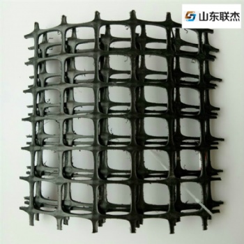 厂家直供土工格栅，土工布，土工膜，土工格室，三维植被网，生态袋，植生袋欢迎来电咨询
