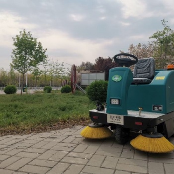 驾驶式电动扫地车工业工厂车间物业用道路清扫车大型驾驶扫地机