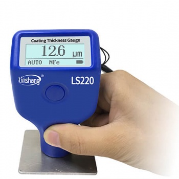用LS220漆膜厚度仪测量车漆厚度
