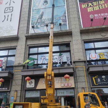 影视城高空外墙瓷砖修补高空作业车出租升降平台租赁