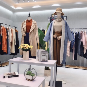 广州便宜的女装批发 墨曲 秋冬专柜尾货品牌 服装店拿货货源