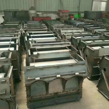 育肥猪用水泥猪槽模具自由采食槽铁模具大三孔补料槽猪用食槽设备