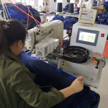 1903服装纽扣钉扣机自动剪线 g2眼4眼平扣订扣机 立扣钉扣机