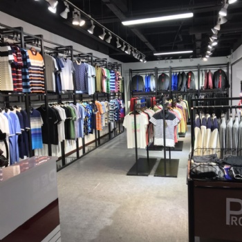 **专卖店清货 品牌库存尾货批发羽绒服
