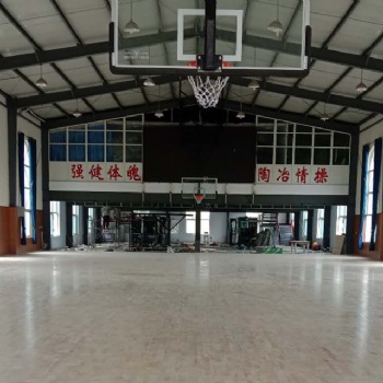 运动木地板生产翻新。