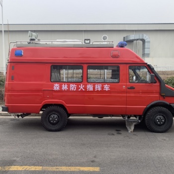 依维柯2045四驱越野消防巡逻指挥车