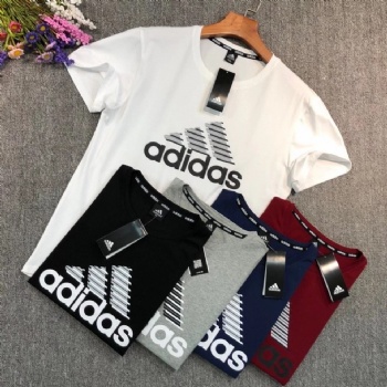 摆地摊卖的服装阿迪耐克运动品牌服装批发