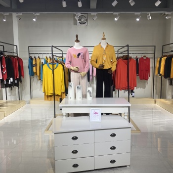 电商直播实体店引流女装便宜货源 诗采田新款天丝毛衣 品牌折扣女装批发 专柜尾货折扣批发