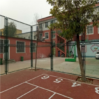 学校体育场围栏价格 口字框篮球场护栏隔离网厂家电话
