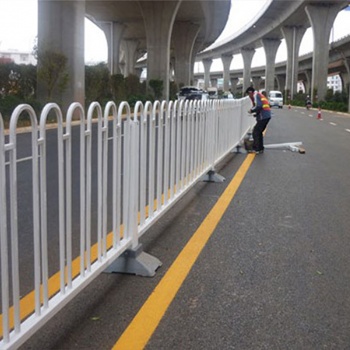 临高道路中间车辆隔离栏厂家 儋州机动车道路分隔栏 京式锌钢护栏
