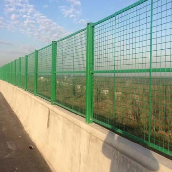 南宁高速公路护栏网双边丝防抛网防眩网铁路护栏网