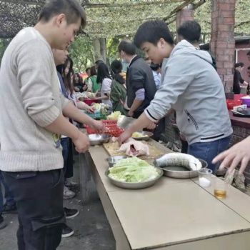 松山湖松湖生态园户外野炊烧烤场地
