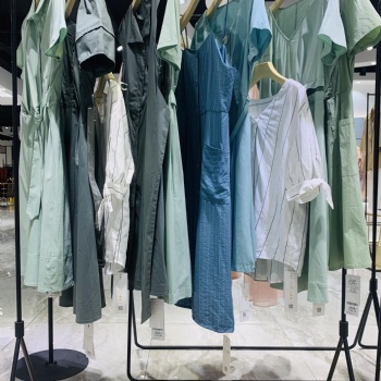 品牌折扣女装 -品牌服装尾货批发--找广州衣田