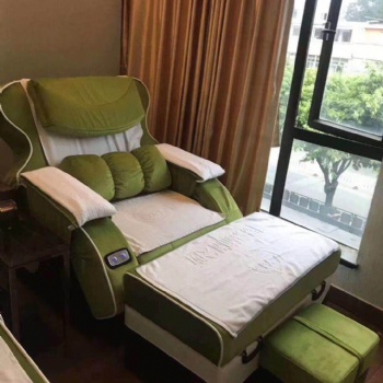 专业广州沐足沙发翻新，免费上门服务。旧沙发翻新，价格合理