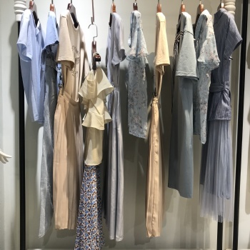 【纤钰匯】夏原创设计师 广州服装批发市场 **品牌折扣女装货源走份 健凡服饰低成本拿货