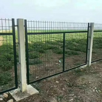 铁路防护栅栏铁路护栏网铁路围栏桥下涵洞护栏网