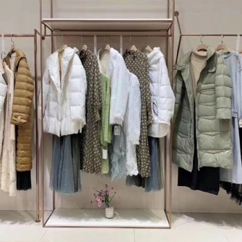 芭依璐专柜下架品牌女装走份批发货源，女装货源