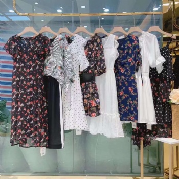[年中促销活动]熟知的女装品牌摩凡21夏女装折扣尾货货源直供（100件起批）