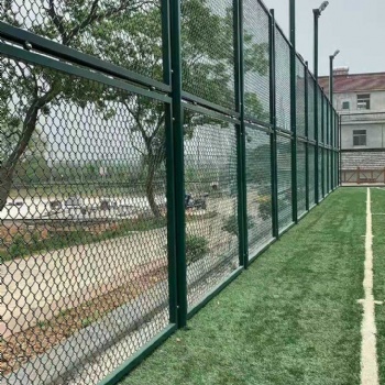 温州体育围栏网 球场围网 操场围网现货