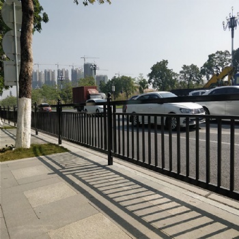 东莞市政道路护栏 公路交通隔离栏 行人隔离栅 防撞围栏京式防护栏