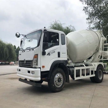 国六重汽**6-8方混凝土搅拌车 小型水泥罐车 厂家直售
