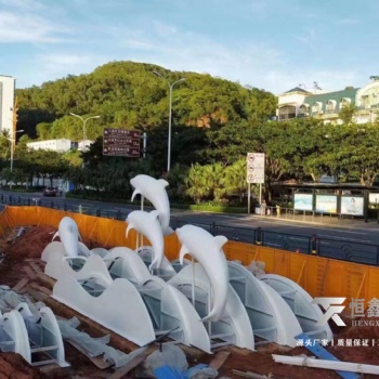 海南三亚不锈钢海浪花箱和不锈钢海豚安装效果图不锈钢雕塑定做