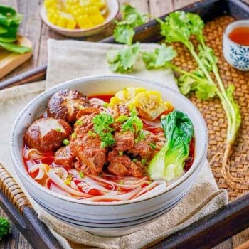 家乡美食之嗦粉哥石磨手工米粉