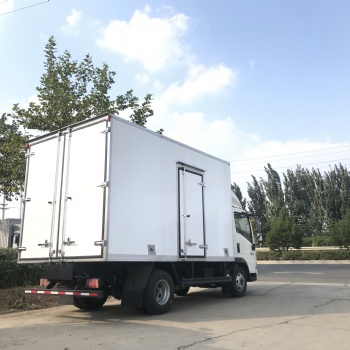 重汽豪沃悍将4米2冷藏车，160马力