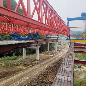 架设30m公路梁找云南楚雄架桥机租赁公司
