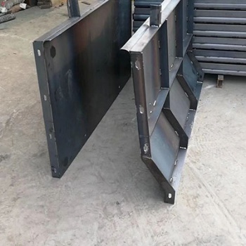 高铁AB墙钢模具-凯亚定制与加工-防撞墙预制钢模板
