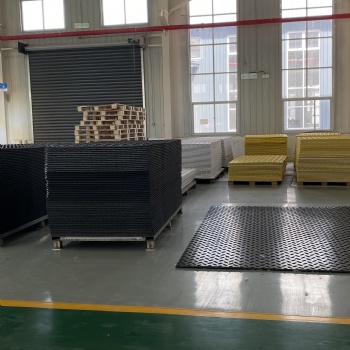 高分子量聚乙烯路基板安装防滑耐磨临时路基板高密度聚乙烯路垫