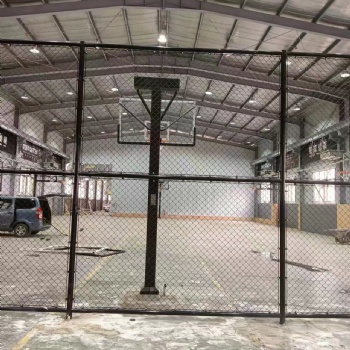 球场围栏网防护网定制 网球场护栏篮球场铁丝网隔离网批发价格