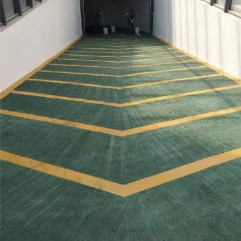 防滑车道停车场到路口上下坡防滑