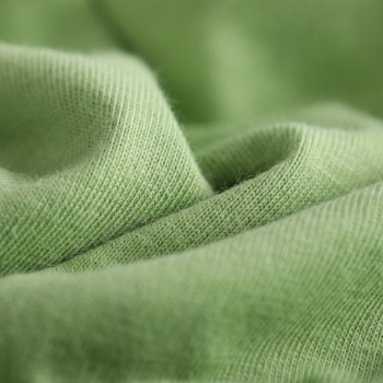 4种常见酒店定制工作服的面料与特点-广州企裁服装定制公司