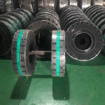 厂家加工定制拖车轮胎及车轴港口/工厂/隧道台车等配套实心轮胎直径800x200轮胎