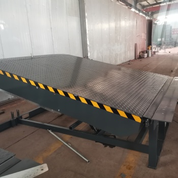 仓库门台站台专用固定式登车桥